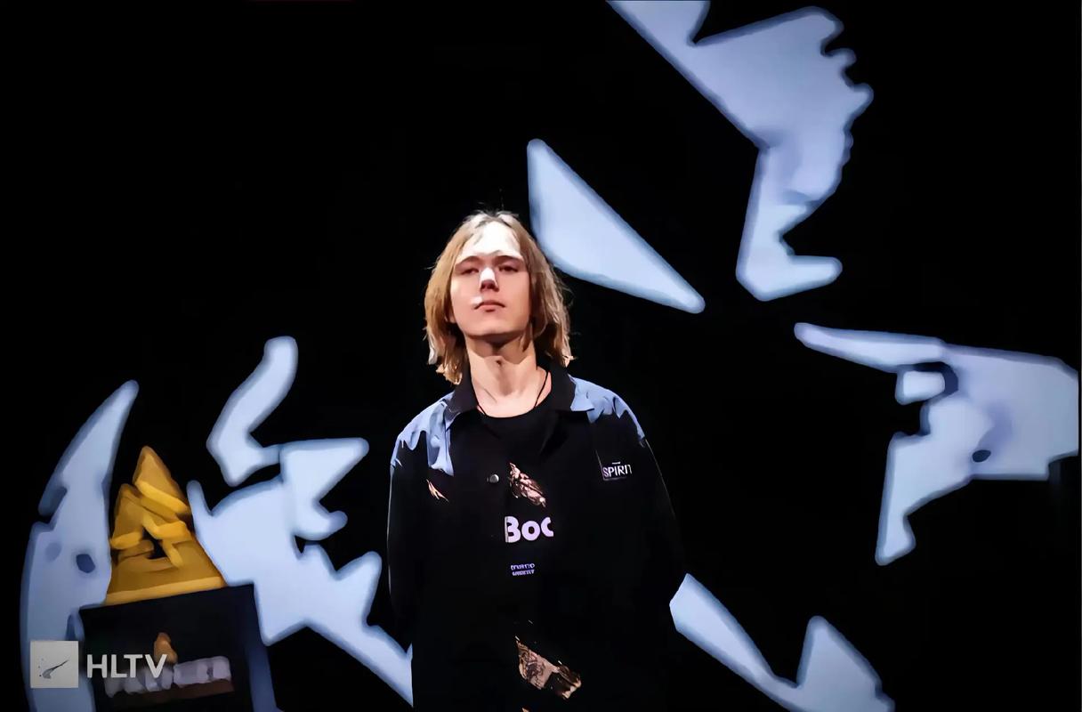 小吕布队伍安全！ Keria 露露单杀 Kingen Oner 并获得三杀， T1 横扫 Nongshim RedForce