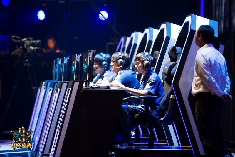 OG 通过签约一名年轻天才加强了他们的 CS2 队伍